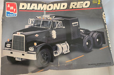 AMT Ertl 8137 1/25 Scale 1993 Diamond REO Semi Truck Tractor Plastic Model Kit