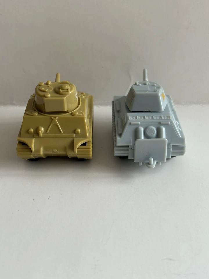 Takara Tomy Choro Q 1983 Sherman C-10 N-4  /Russia Tanks C-11 T-34 Pull Back Toy Foto 2 de 4