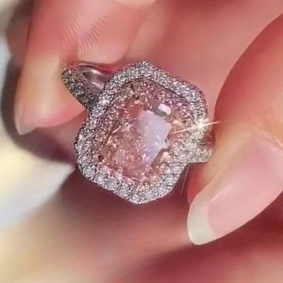 Diamantring Fancy Intense Pink IGI 6 Ct Radiant Cut Halo Lab Grown Multi Tone