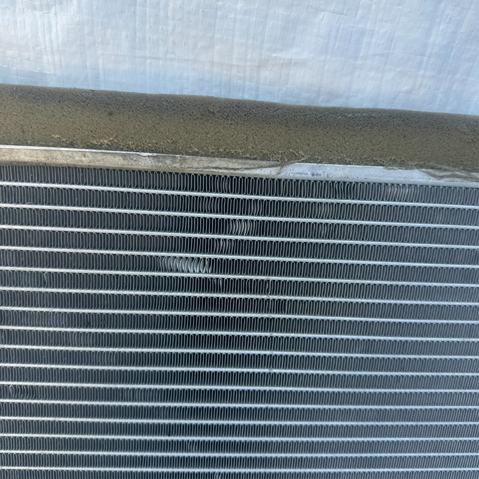 2008-2014 Bentley Continential Front Engine Radiator OEM 4W0.121.253