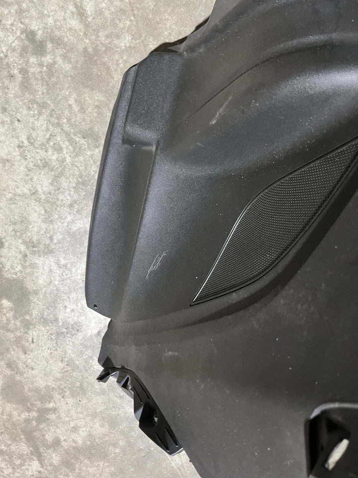 Chevrolet Camaro 2016-2019 lado del pasajero derecho cuarto moldura panel interior OEM Foto 2 de 4