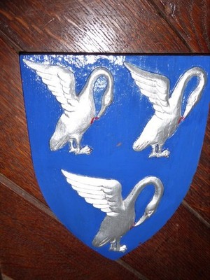 Photo 6x4 St Swithun, East Grinstead: heraldic shield (41) Forty one c2017