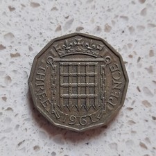 Threepence 1961 Elizabeth II See Photographs.