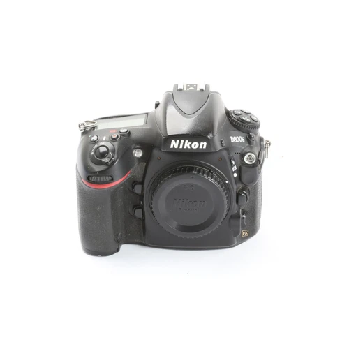 Nikon D800E + 107 Tsd. Auslösungen + Zustand C (269945) - Bild 1 von 7