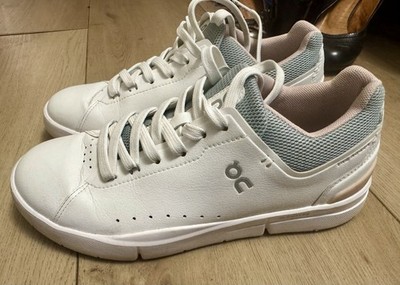 On Cloud Roger Advantage Sneakers Women s US Size 7.5 Worn Once ￼