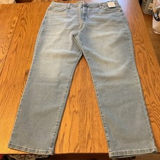 BRAND NEW WOMEN'S SIZE 18W TERRA  SKY STRAIGHT LEG JEANS LIGHT WASH NWT