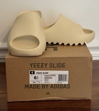 Yeezy Slides Bone 5.5 New in box. Early release Fw6345