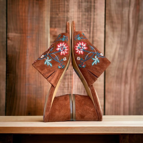 CHICO'S Wanda Shoes Womens Size 6 brown embroidered Leather Block heel Sandals - Picture 2 of 9