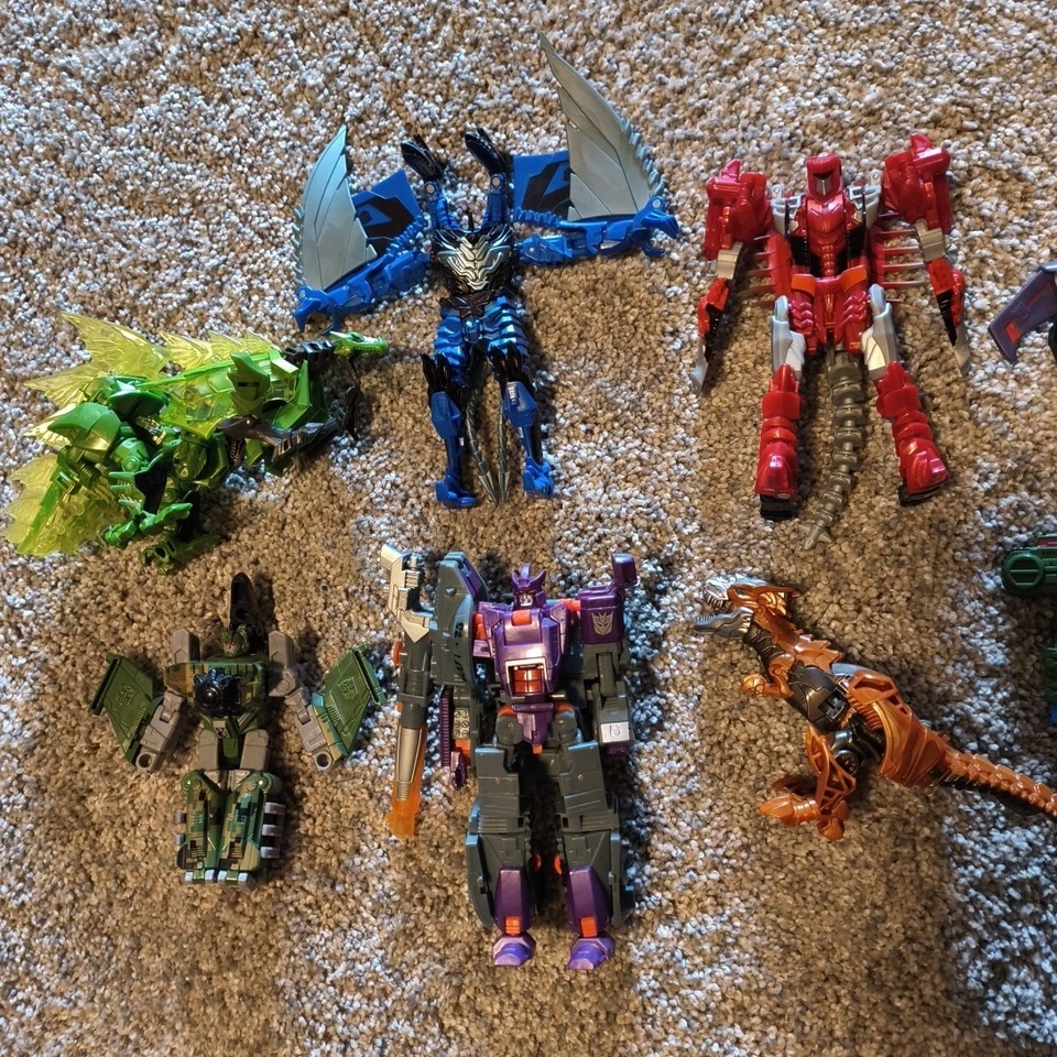 Transformers Action Figure Lot. Modern Autobots Decepticons Lot Bundle - Image 2 of 4