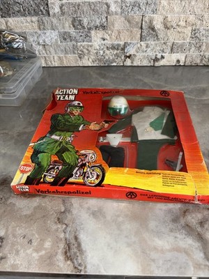 Gi Joe Action Team Verkehrspolizei Motor Cycle Cop Uniform In Package #GI1