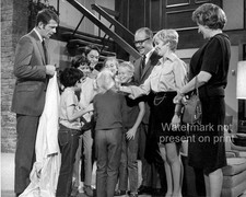 Bobby Sherman Maureen McCormick Photo 8x10 The Brady Bunch 1970 TV Show Scene