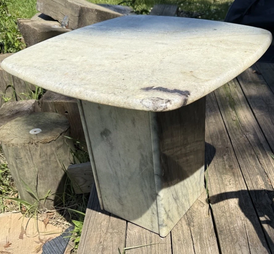 Single 1970'S MODERNIST WHITE CARRERA MARBLE MUSHROOM TABLES - Image 3 of 3