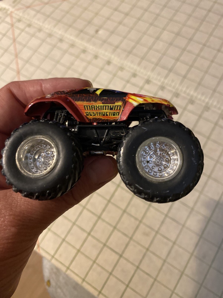 Hot Wheels MONSTER JAM MAXIMUM DESTRUCTION 2005 FREESTYLE