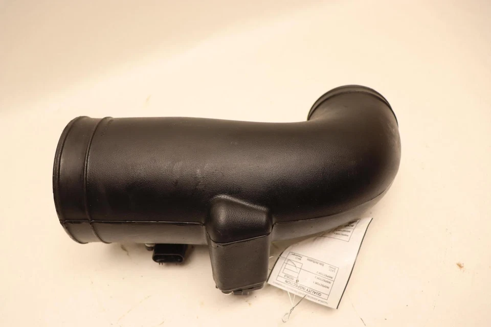 2015-19 GMC SIERRA 2500 HD 6.6L 柴油发动机空气输入谐振器软管原始设备制造商 — 第 4/4 张图片