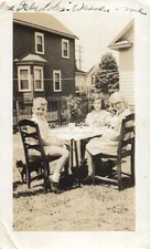 FOUND FAMILY PHOTOGRAPH Black  + White VINTAGE Original  45 53 ZZ