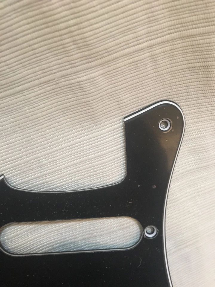 Nuevo golpeador de repuesto IZQUIERDO 3 capas negro para guitarra Fender Stratocaster Foto 3 de 4