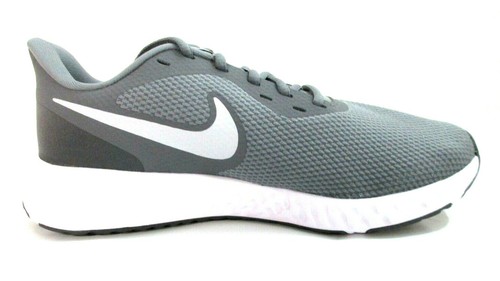 Nike Revolution 5 Men's Shoes Sneakers 