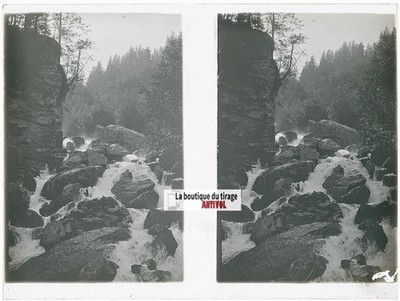 Wasserfall, Alpen, Schweiz, Stereo Foto Glasplatte, schwarz-weiß, 9x12 cm