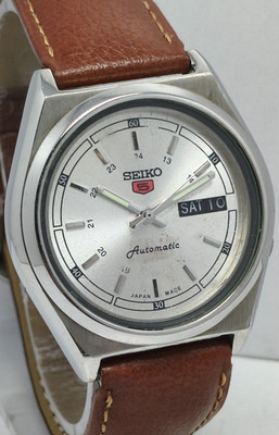 Seiko 5 Automatic 17 Jewels Day/Date Wrist Watch For Men's In Working Condition