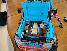 LEGO TECHNIC: 6x6 All Terrain Tow Truck (42070) 99% Complete No Manuel Or Box