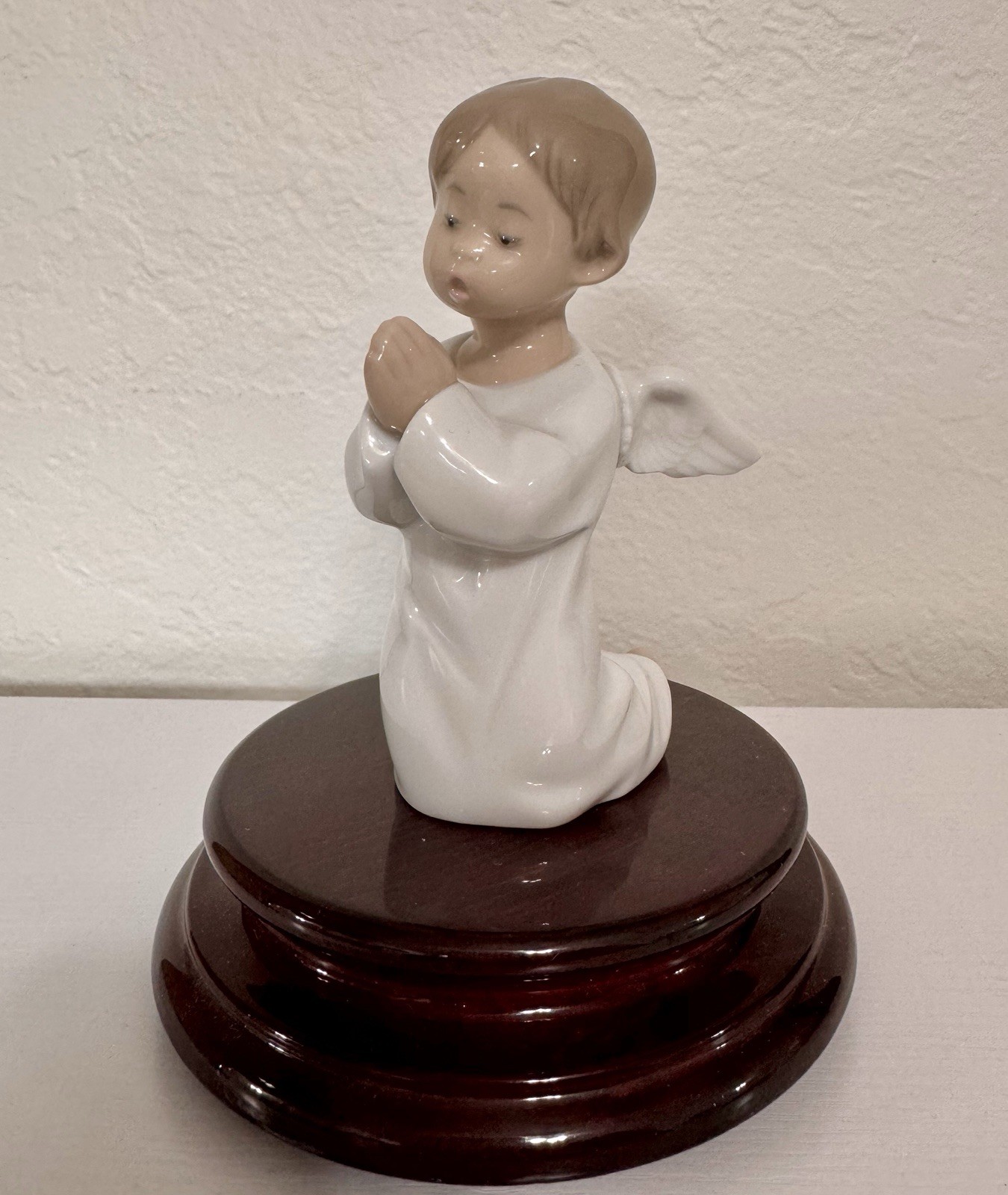 Lladro Angel Praying Figurine with Decorative Base