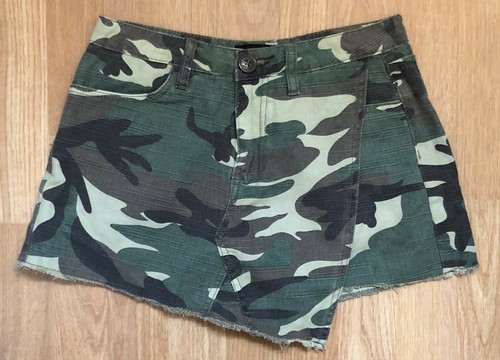 Camo Denim Frayed Shorts (Skort) sz 