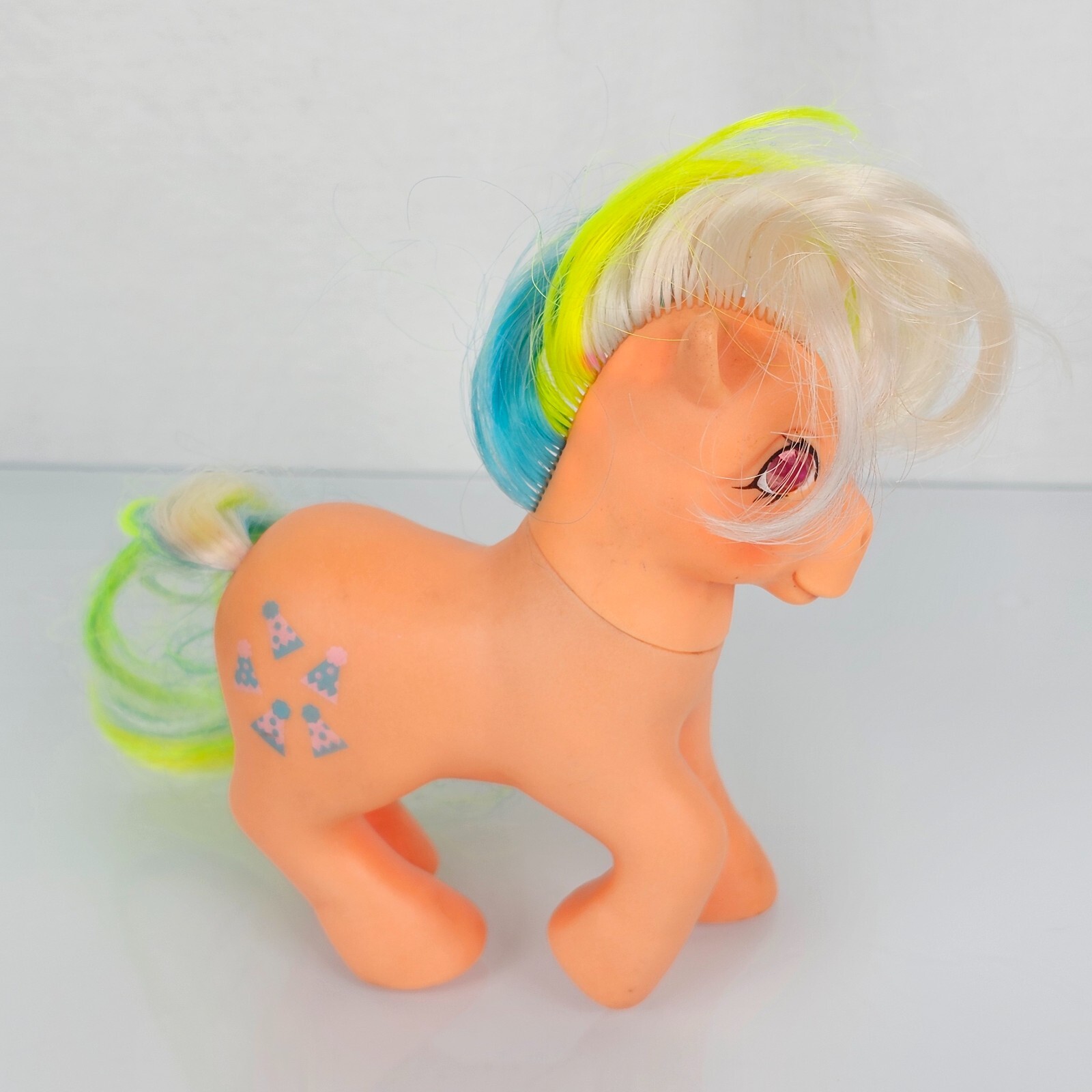 My Little Pony Party Time Gen 1 Twinkle Eyes 1983 Hasbro Peach con cappelli da festa