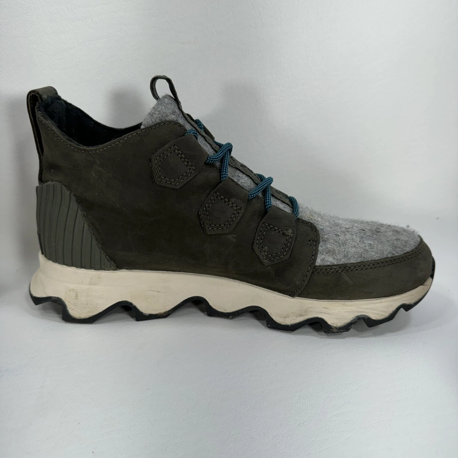 sorel kinetic caribou waterproof insulated boots