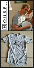 HOUSE MD: Hugh Laurie (Dr.) Grey Tee Shirt w/Studio COA