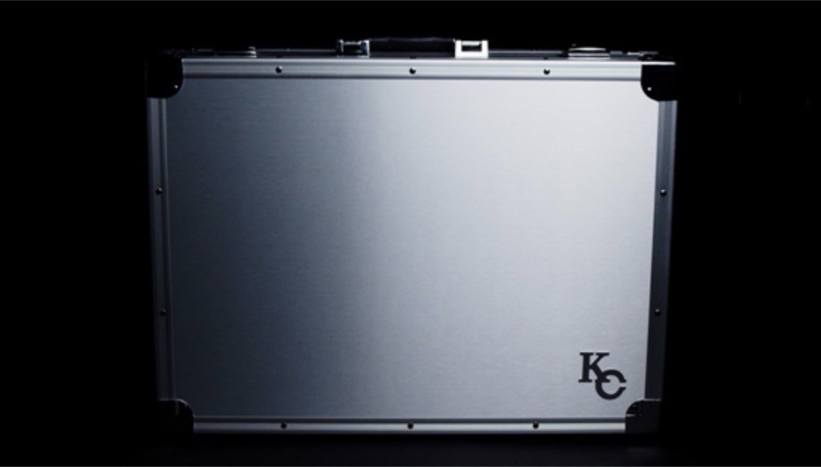 【まとめ売り】25th ANNIVERSARY KAIBA SETケース付き 25th Anniversary Ultimate Kaiba Set Briefcase English Sealed-Brand