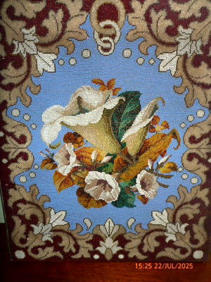 Atemberaubende viktorianische Perlenarbeit Blumen Panel 15 1/2'' x 18 3/4'' Allover Perlen