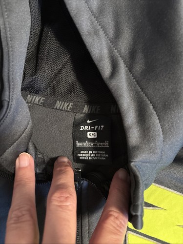 Youth boys NIKE Jacket Size 5 Dri fit - Picture 3 of 5