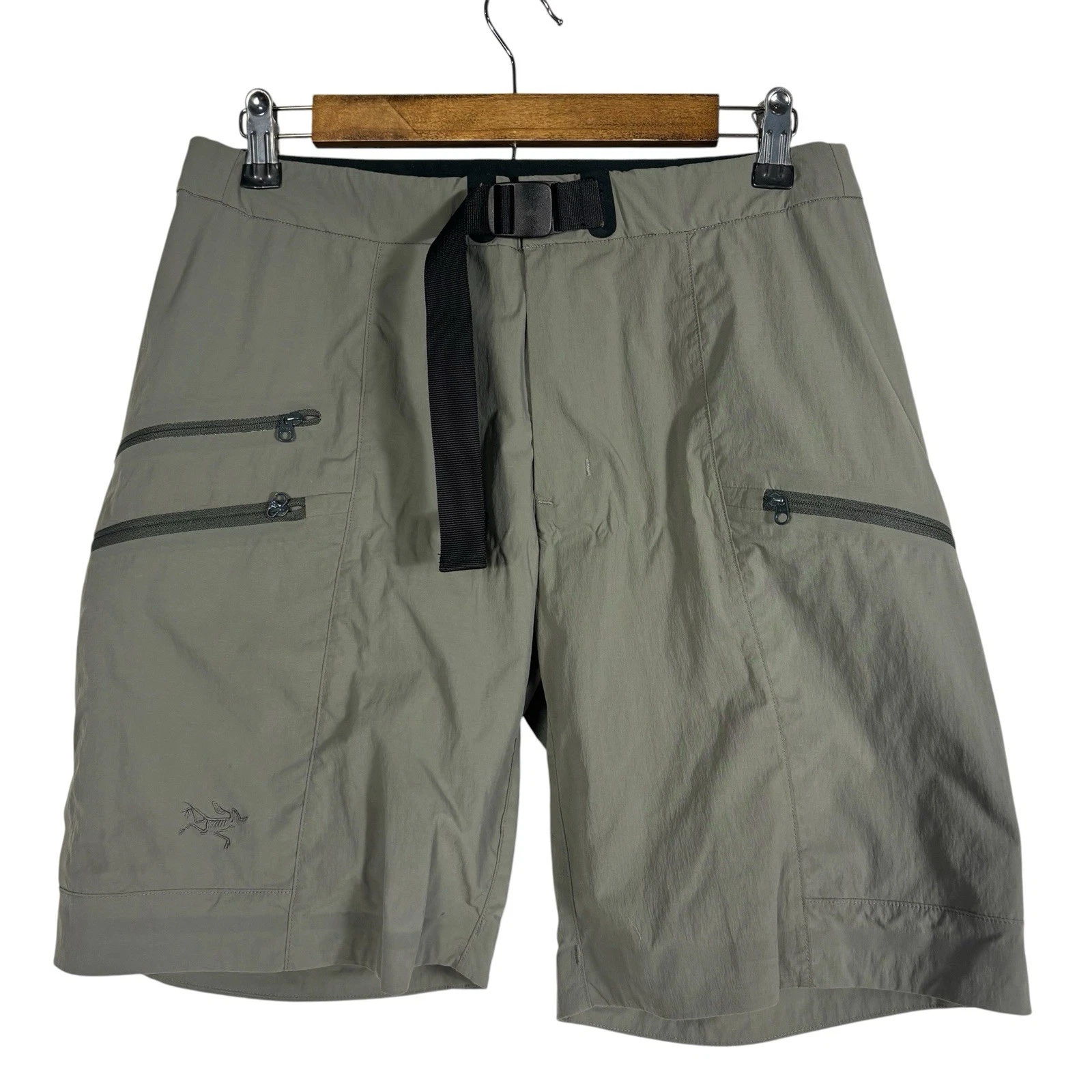 Arcteryx Gray Performance Lightweight Cargo Hiking Shorts Outdoor Men's 32 *Flaw
Opens in a new wind