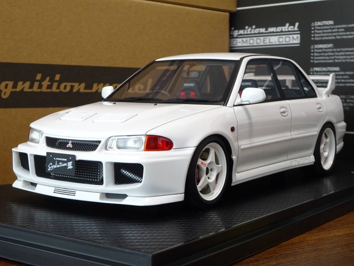 IG3549 1/18 Mitsubishi Lancer Evolution III GSR CE9A White IG3549 1/18 Mitsubishi Lancer Evolution III GSR CE9A White