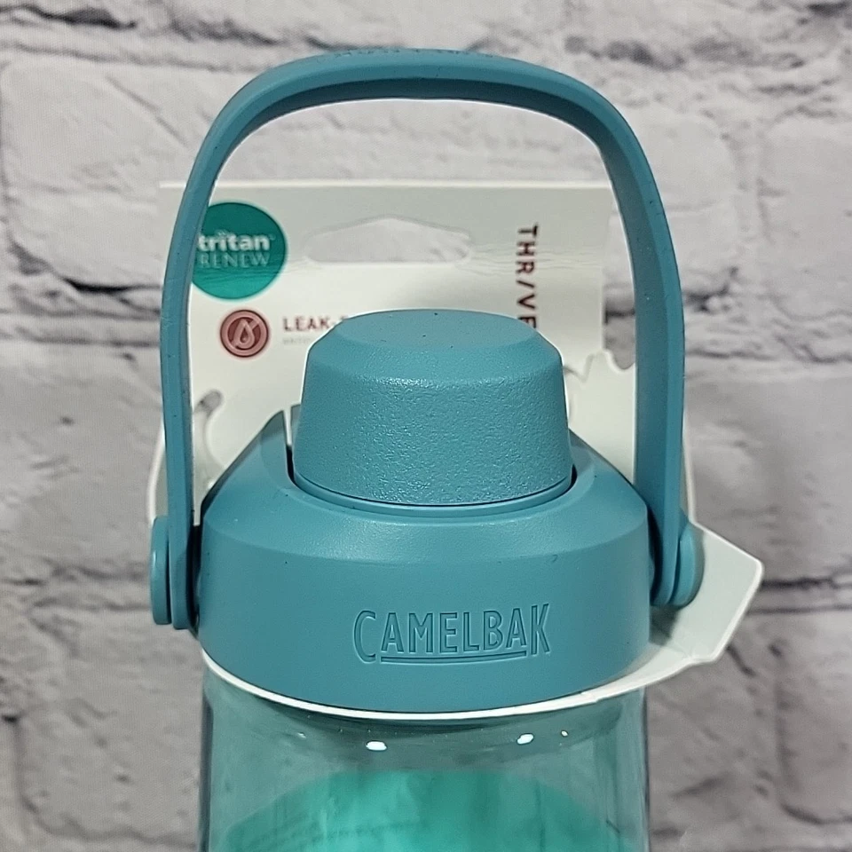 Garrafa de água CamelBak Thrive Chug Tritan Renew 25 oz em azul enseada à prova de vazamento nova - Imagem 3 de 4