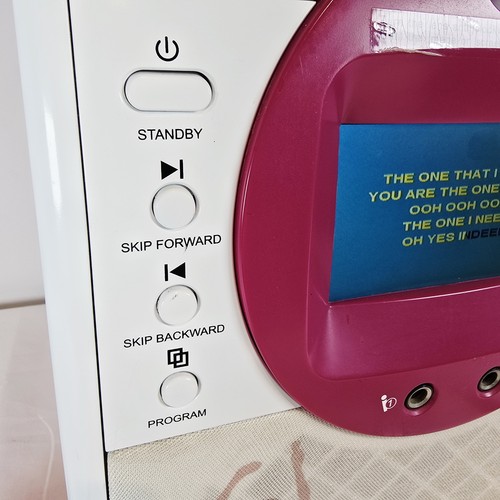 Easy Karaoke EKG15T Pink Karaoke Machine with Screen + 2 microphones + CD's - Picture 5 of 16