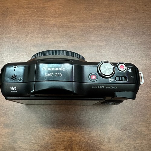 📸 Panasonic DMC-GF3 Lumix 12.1MP Camera + 45mm + 100-300mm Lenses! 📸 - Picture 3 of 17
