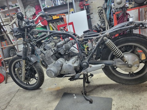 Suzuki GS850 24 image