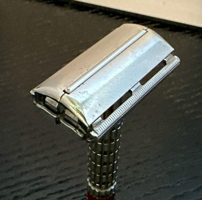 Vintage Gillette Red Tip Super Speed Safety Razor/1955 A2