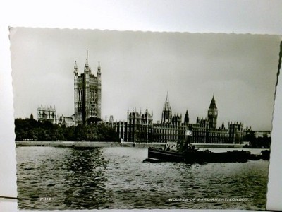 London. Houses of Parliment. Alte Ansichtskarte / Postkarte s/w, gel. 1958. Them