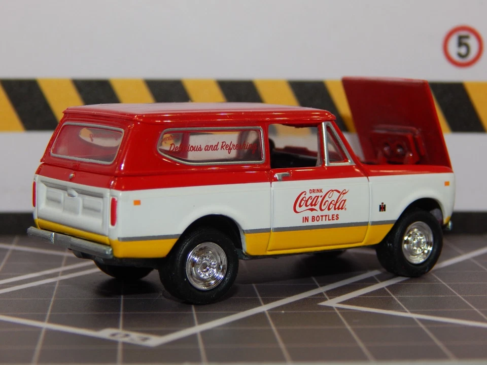1979 '79 IH Scout II techo rígido V8 Coca Cola Coca-Cola rojo diorama réplica 1/64 muy buen estado Foto 2 de 4