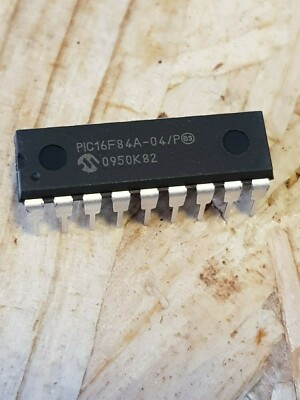 PIC16F84A-04/P || MICROCHIP || DIP18 || NEW & ORIGINAL || 1 pc