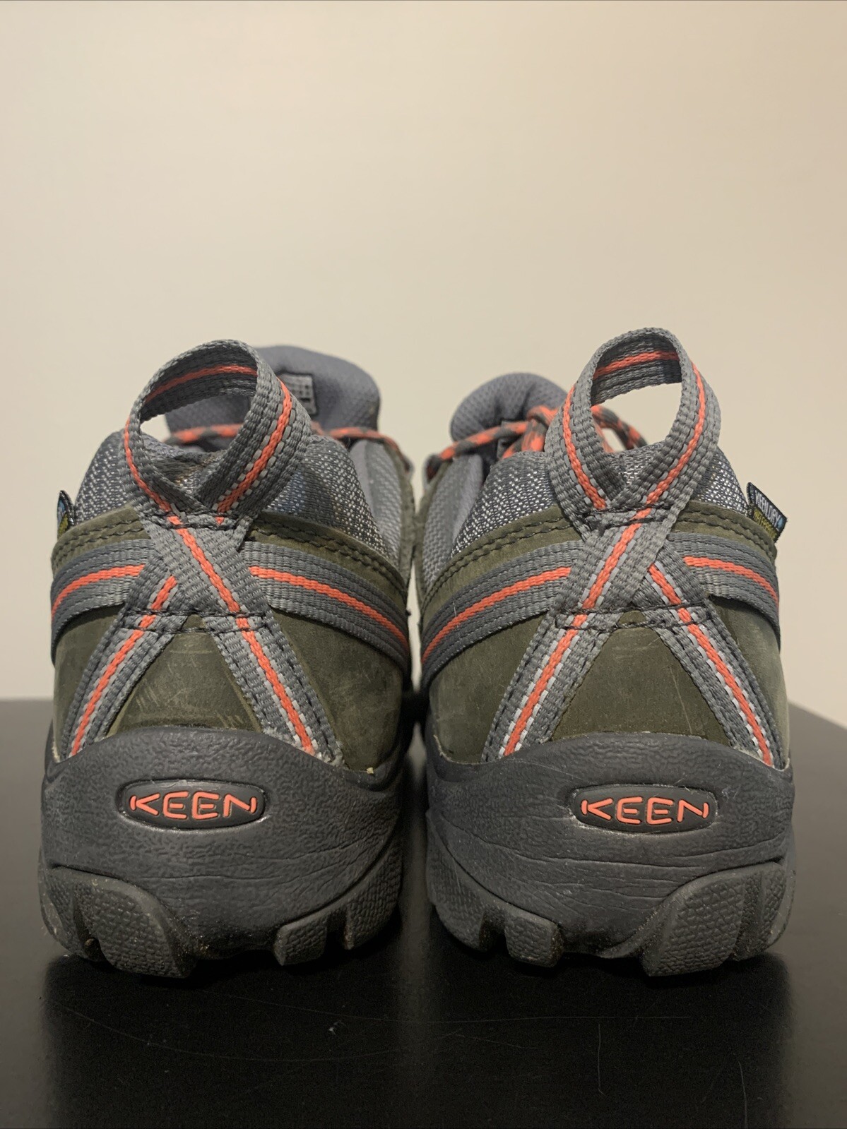 Scarpe da trekking impermeabili KEEN da donna Targhee 2 bassa altezza corallo magnetico taglia 10 US