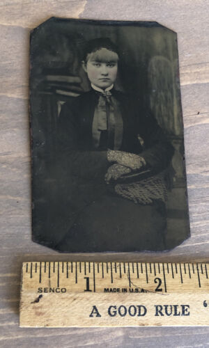 Antique Tintype Gorgeous Girl Unusual Spider Web Tattoo Hands Wierd Effect Rare - Picture 3 of 4