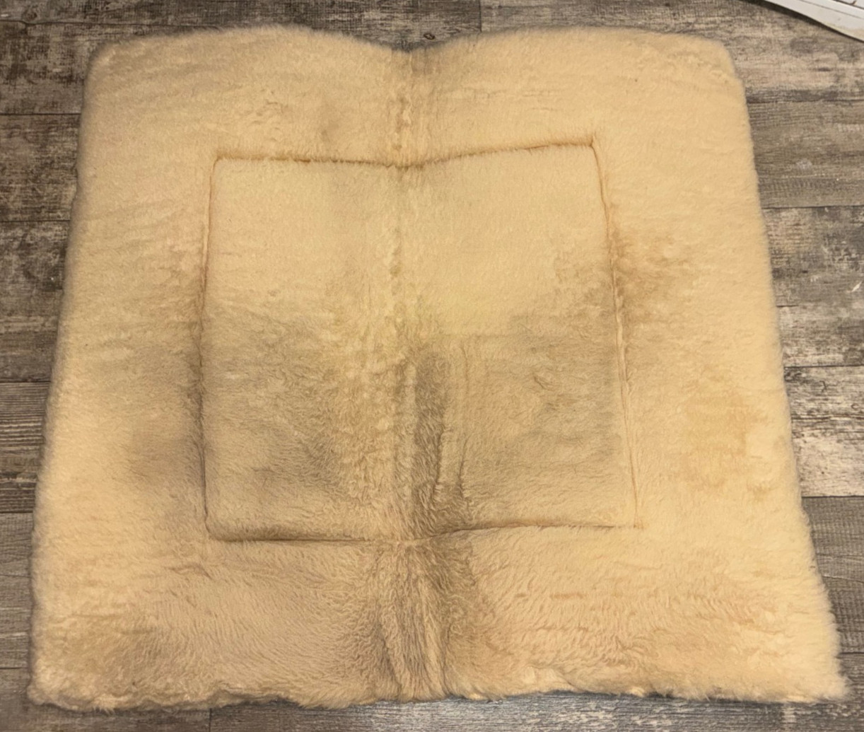 CREAM COLOR FLEECE WESTERN SADDLE PAD 27'' X 29''