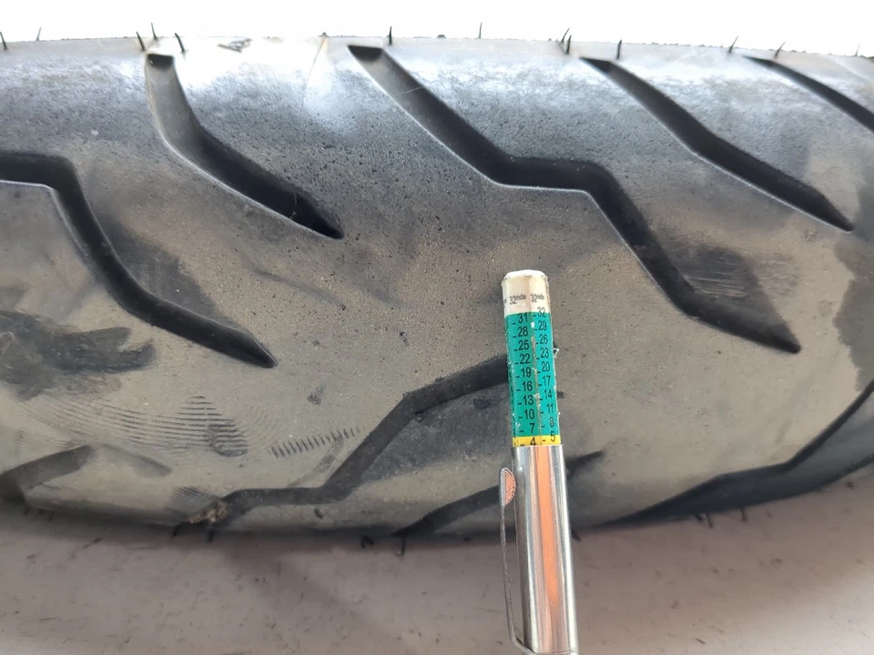 Neumático delantero Dunlop American Elite 130/70-18 Foto 4 de 4