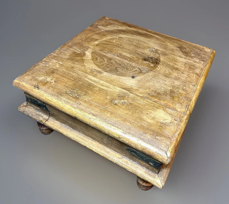 Индийский резной деревянный низкий чайный столик Bajot Pooja Puja 6,25 дюйма x 12,75 дюйма x 12 дюймов - Изображение 3 из 4