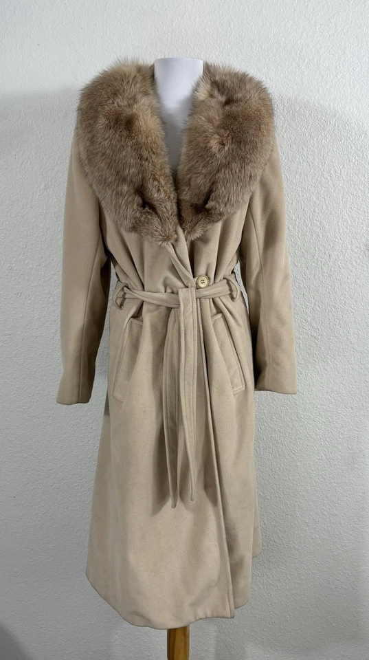 Abrigo vintage Alorna para mujer mediano camel con cinturón chal envolvente cuello de piel hecho en EE. UU. Foto 2 de 4