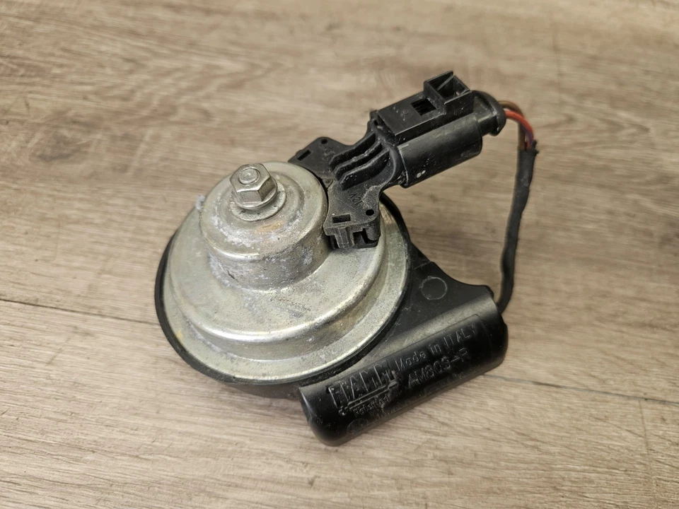 Audi A3 2015 2016 bocina tono bajo izquierda 5Q0951221A Foto 2 de 4