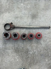 RIDGID 36475 12-R 1/2" - 2" NPT Exposed Ratchet Threader Set